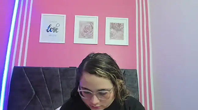 Amelia Royer online show from March 2025 12:28:01 PM