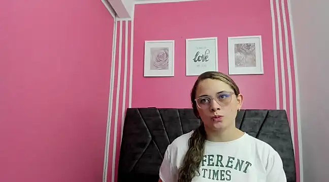 Amelia Royer online show from March 2025 12:50:01 PM