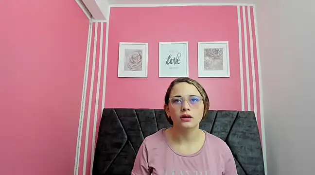 Amelia Royer online show from March 2025 12:44:02 PM