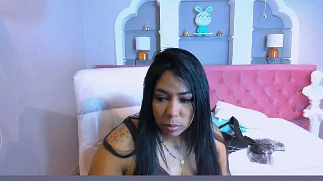Snapshot of emma_purple_ chatting on February 2025 07:38:02 PM emma purple online show from February 2025 07:38:02 PM