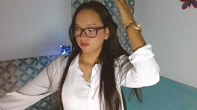 Emilybateee online show from November 2025 03:26:01 PM