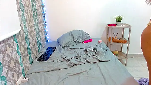 Emilybateee online show from March 2025 07:26:02 PM