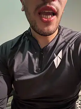 Snapshot of yaxxx03 chatting on December 2025 07:20:01 PM yaxxx03 online show from December 2025 07:20:01 PM