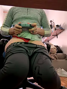 Snapshot of yaxxx03 chatting on December 2025 12:00:01 PM yaxxx03 online show from December 2025 12:00:01 PM