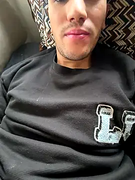 Snapshot of yaxxx03 chatting on November 2025 01:05:02 PM yaxxx03 online show from November 2025 01:05:02 PM