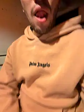 Snapshot of yaxxx03 chatting on October 2025 05:44:02 PM yaxxx03 online show from October 2025 05:44:02 PM