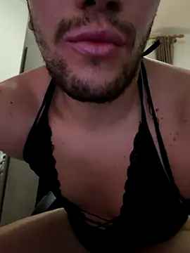yaxxx03 online show from October 2025 06:20:01 PM
