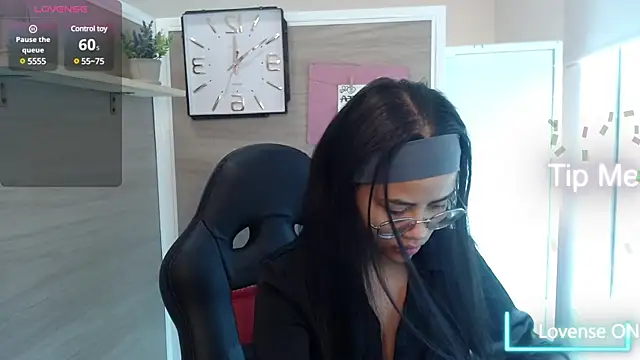 Snapshot of Sussan_love01 chatting on February 2025 01:49:02 PM Sussan love01 online show from February 2025 01:49:02 PM