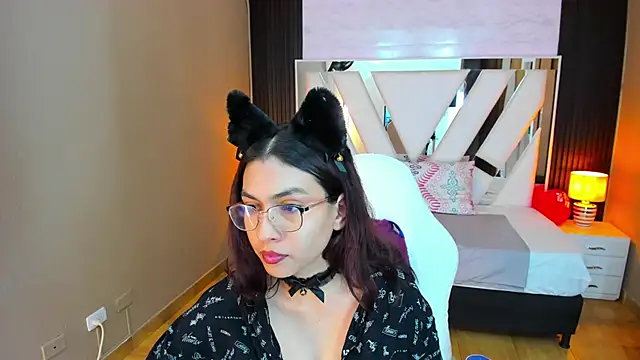 Snapshot of Cristin_Petite chatting on February 2025 06:39:02 PM Cristin Petite online show from February 2025 06:39:02 PM