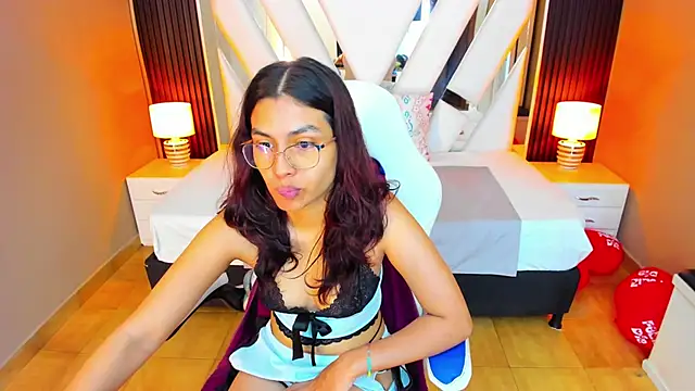 Snapshot of Cristin_Petite chatting on February 2025 11:32:01 AM Cristin Petite online show from February 2025 11:32:01 AM