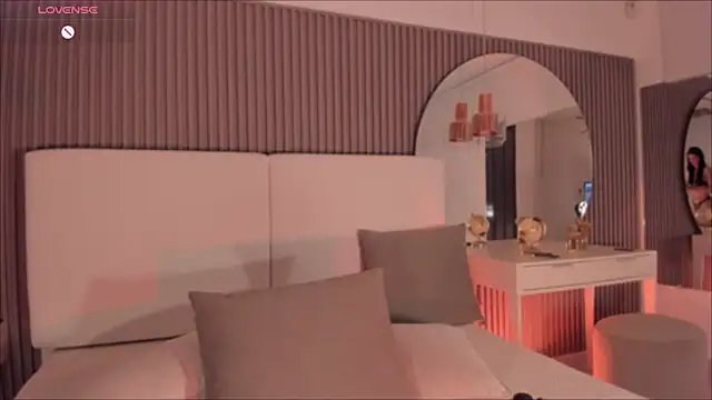 Giselle royy online show from October 2025 08:43:01 PM