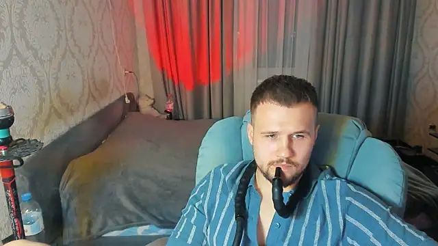 Snapshot of Vladik_b chatting on May 2026 06:16:01 PM Vladik b online show from May 2026 06:16:01 PM