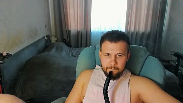 Snapshot of Vladik_b chatting on June 2026 05:30:02 PM Vladik b online show from June 2026 05:30:02 PM