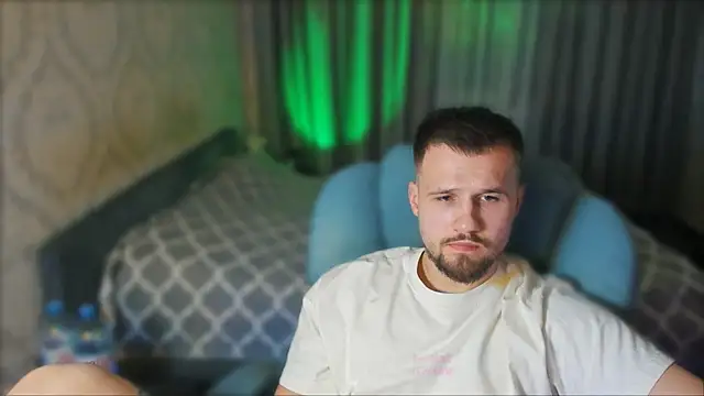 Vladik b online show from March 2026 06:04:02 PM