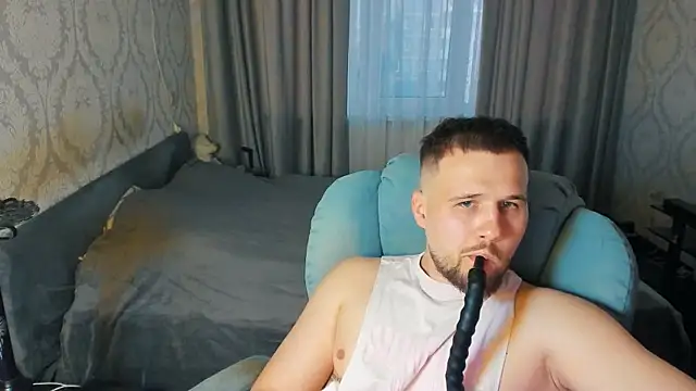 Snapshot of Vladik_b chatting on June 2026 06:35:02 PM Vladik b online show from June 2026 06:35:02 PM