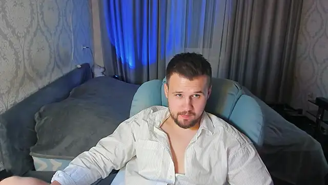 Snapshot of Vladik_b chatting on May 2026 06:49:01 PM Vladik b online show from May 2026 06:49:01 PM
