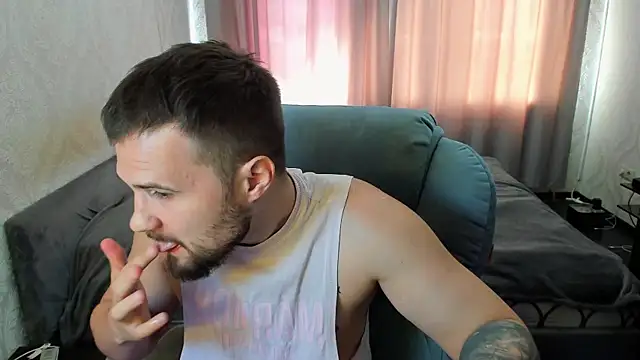Snapshot of Vladik_b chatting on July 2026 10:33:01 AM Vladik b online show from July 2026 10:33:01 AM