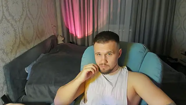 Snapshot of Vladik_b chatting on May 2026 06:47:02 PM Vladik b online show from May 2026 06:47:02 PM