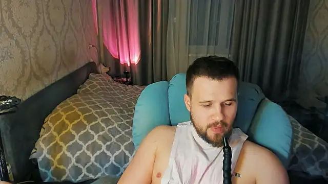 Snapshot of Vladik_b chatting on May 2026 06:02:02 PM Vladik b online show from May 2026 06:02:02 PM