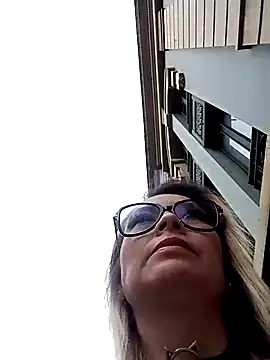 CandieGilson   online show from September 2025 11:32:02 AM