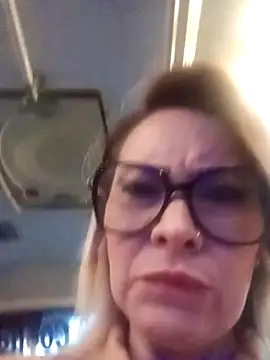 CandieGilson   online show from September 2025 10:48:02 AM