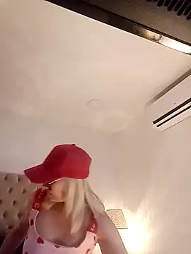 Snapshot of CandieGilson__ chatting on February 2026 12:22:02 PM CandieGilson online show from February 2026 12:22:02 PM