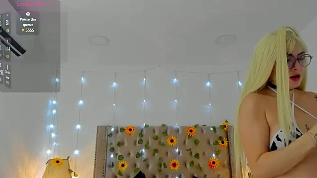 CandieGilson   online show from March 2025 07:48:01 PM