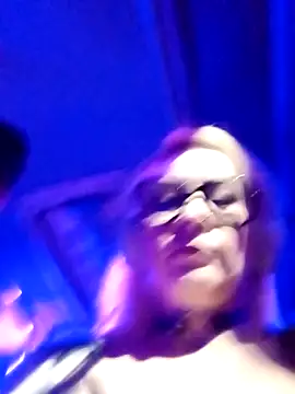 CandieGilson   online show from April 2026 10:39:01 AM