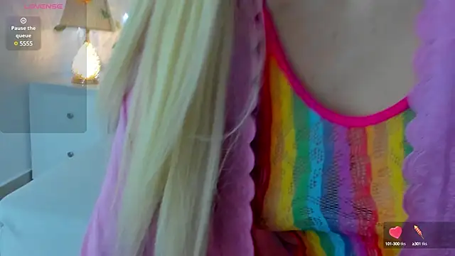 CandieGilson   online show from March 2025 06:34:02 PM