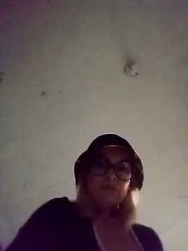 CandieGilson   online show from April 2026 10:11:01 AM