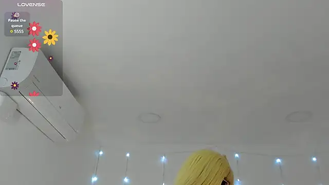 CandieGilson   online show from March 2025 12:02:02 PM