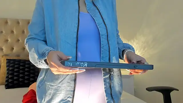 Snapshot of CandieGilson__ chatting on December 2025 01:04:02 PM CandieGilson online show from December 2025 01:04:02 PM