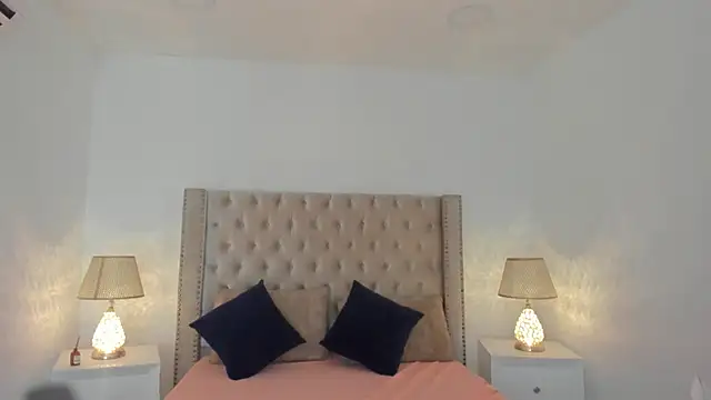 Snapshot of CandieGilson__ chatting on November 2025 01:00:02 PM CandieGilson online show from November 2025 01:00:02 PM