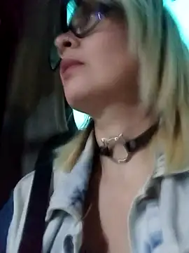 CandieGilson   online show from October 2025 11:01:01 AM