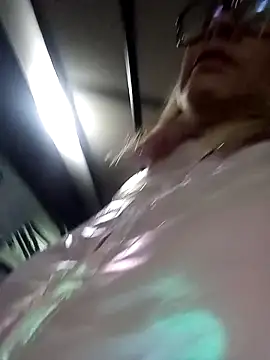 Snapshot of CandieGilson__ chatting on November 2025 10:52:02 AM CandieGilson online show from November 2025 10:52:02 AM