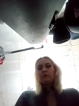 CandieGilson   online show from April 2026 10:54:02 AM