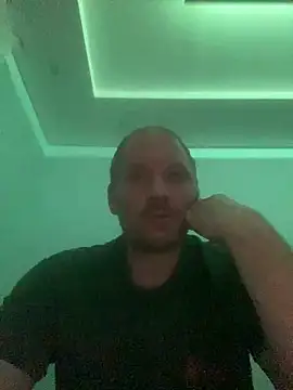 Snapshot of Krzysiekg123 chatting on November 2025 07:39:01 PM Krzysiekg123 online show from November 2025 07:39:01 PM