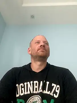 Krzysiekg123 online show from October 2025 02:52:02 PM