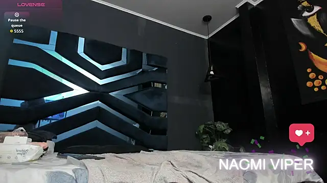 Naomii Viper online show from April 2026 11:13:02 AM