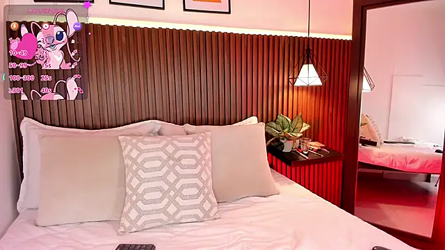 julietaevanns online show from November 2025 03:22:01 AM