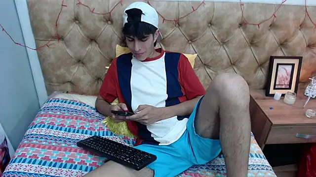 Estiv18  online show from February 2025 04:13:01 AM