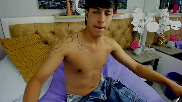 Estiv18  online show from September 2025 02:17:01 AM
