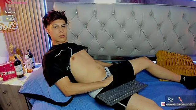 Estiv18  online show from February 2026 04:01:01 AM