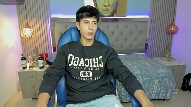 Estiv18  online show from November 2025 03:07:01 AM