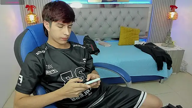 Estiv18  online show from January 2026 02:51:01 AM