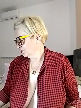 Pumabionda online show from November 2025 10:13:01 PM