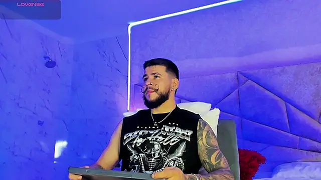 DickGriffith  online show from December 2025 01:43:02 PM