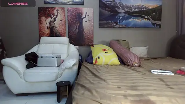 DarkDiamondx online show from November 2025 05:39:01 PM