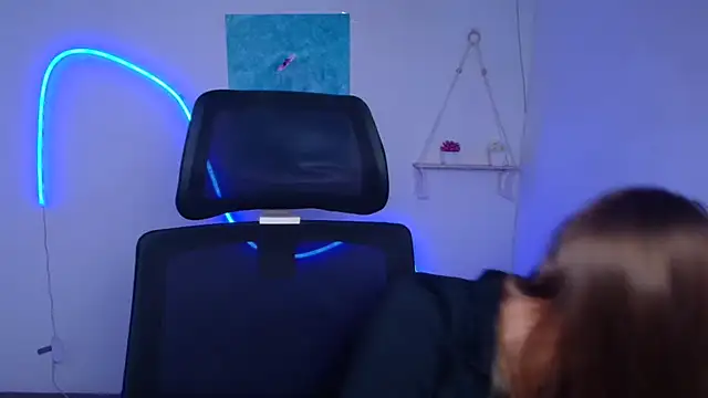 Dana flowers online show from February 2026 12:45:01 PM