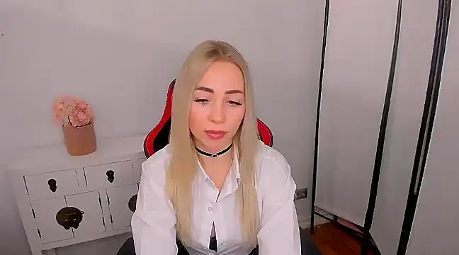 MargaritaRose online show from February 2025 03:33:01 PM